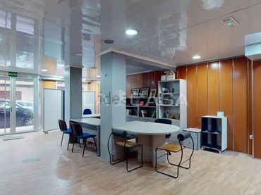 Local comercial en venta en Carrer de les Arts i dels Oficis