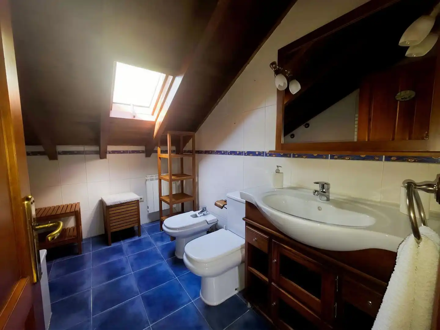 Bany de Casa o xalet de lloguer en Villaviciosa amb Calefacció, Terrassa i Traster