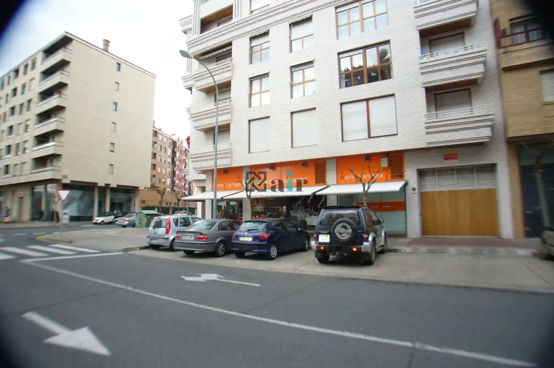 Außenansicht von Garage zum Verkauf in  Logroño
