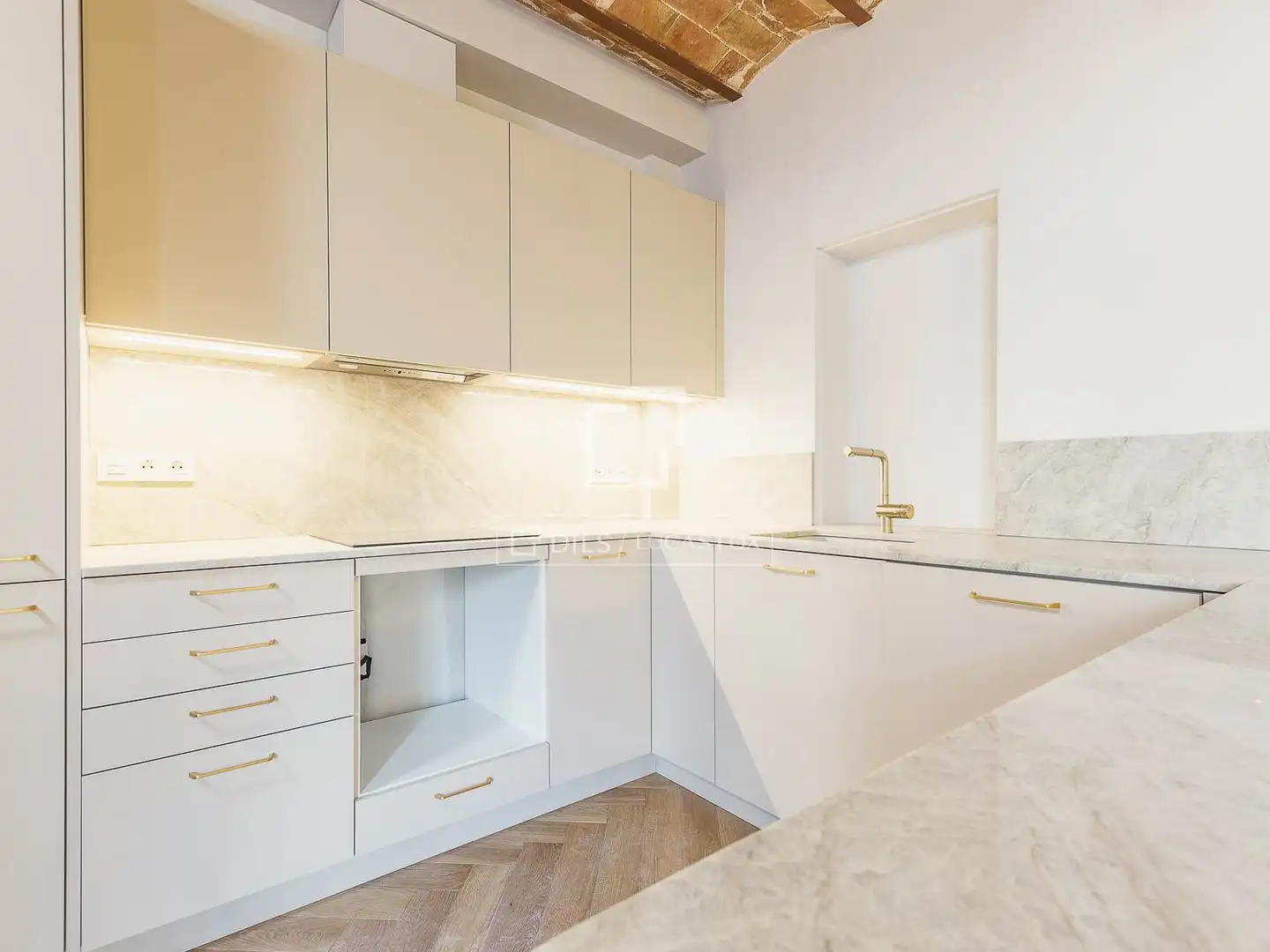 Cocina de Piso en venta en Barcelona con Aire acondicionado y Terraza