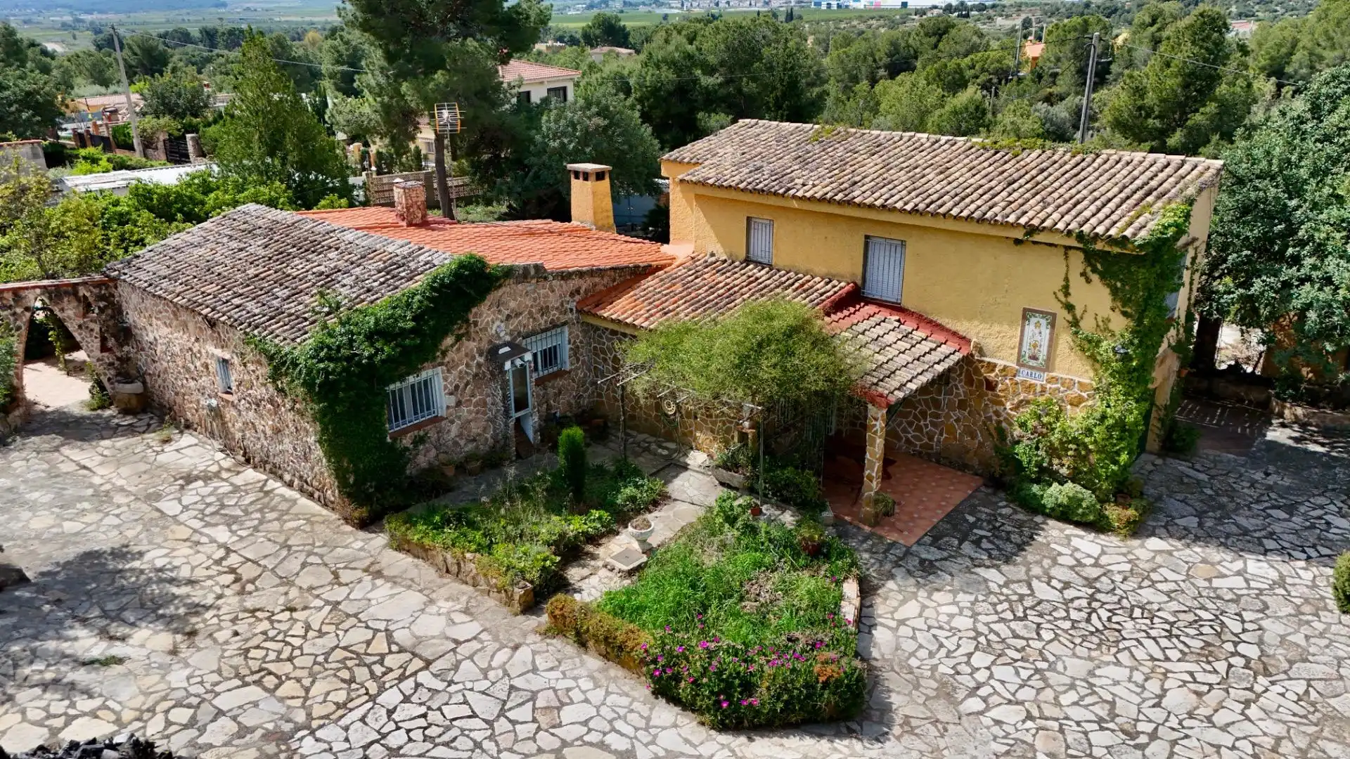 Vista exterior de Casa o chalet en venta en Olocau con Aire acondicionado, Jardín privado y Terraza