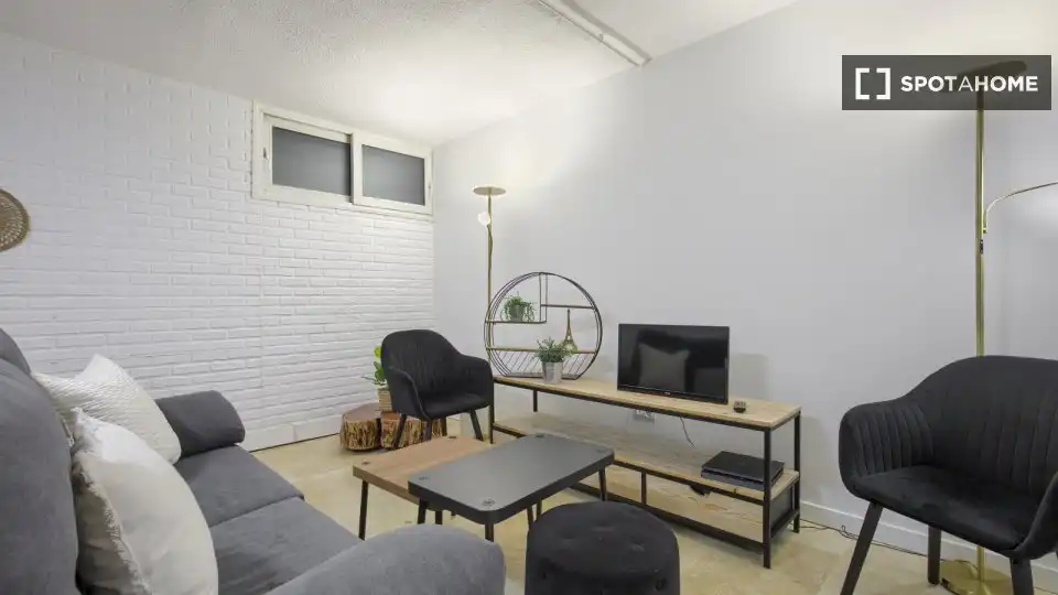 Room in Conde Orgaz - Piovera
