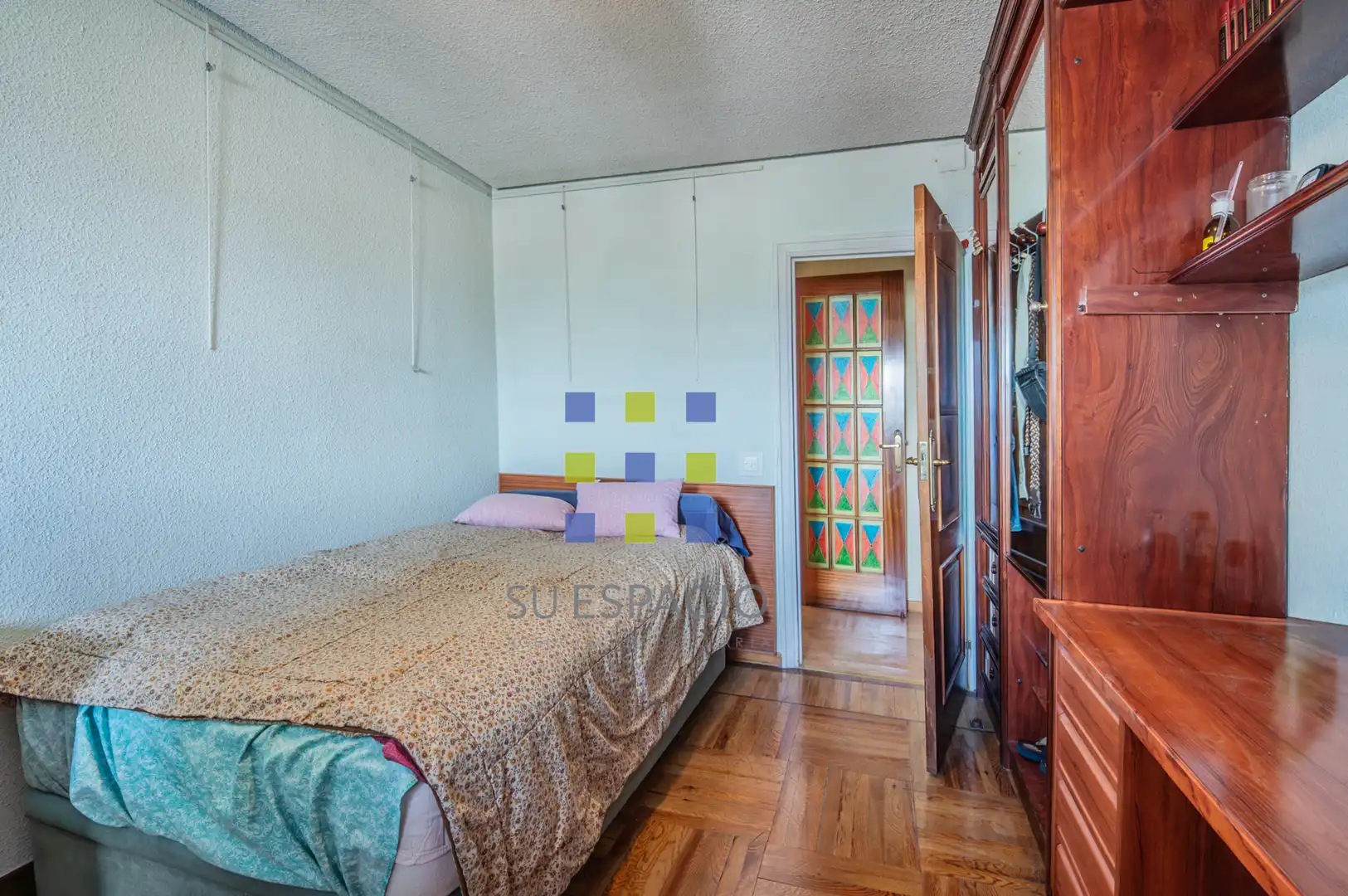 Schlafzimmer von Dachboden zum Verkauf in Madrid mit Klimaanlage, Heizung und Parkett