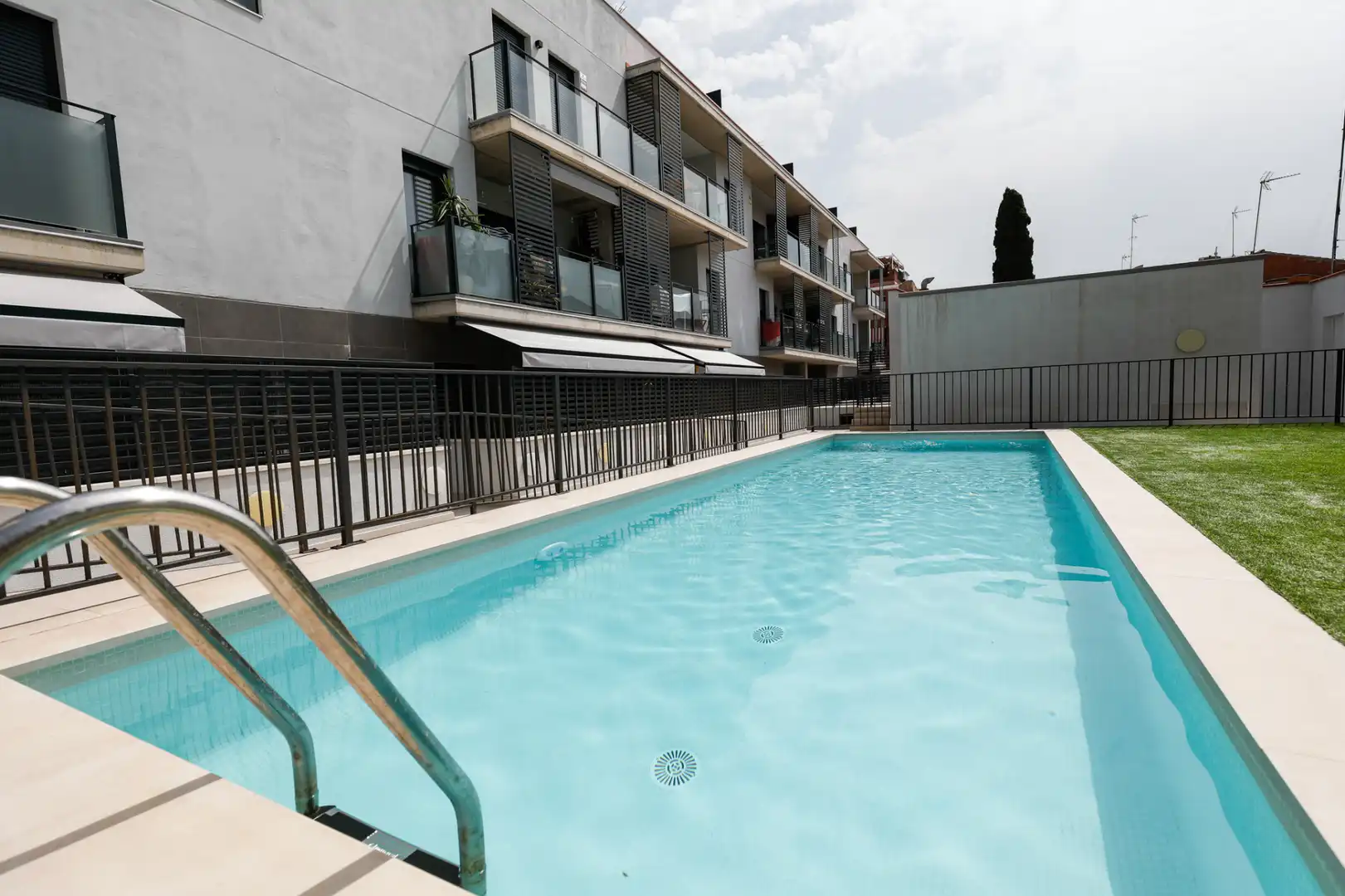 Piscina de Piso en venta en Granollers con Aire acondicionado, Jardín privado y Terraza