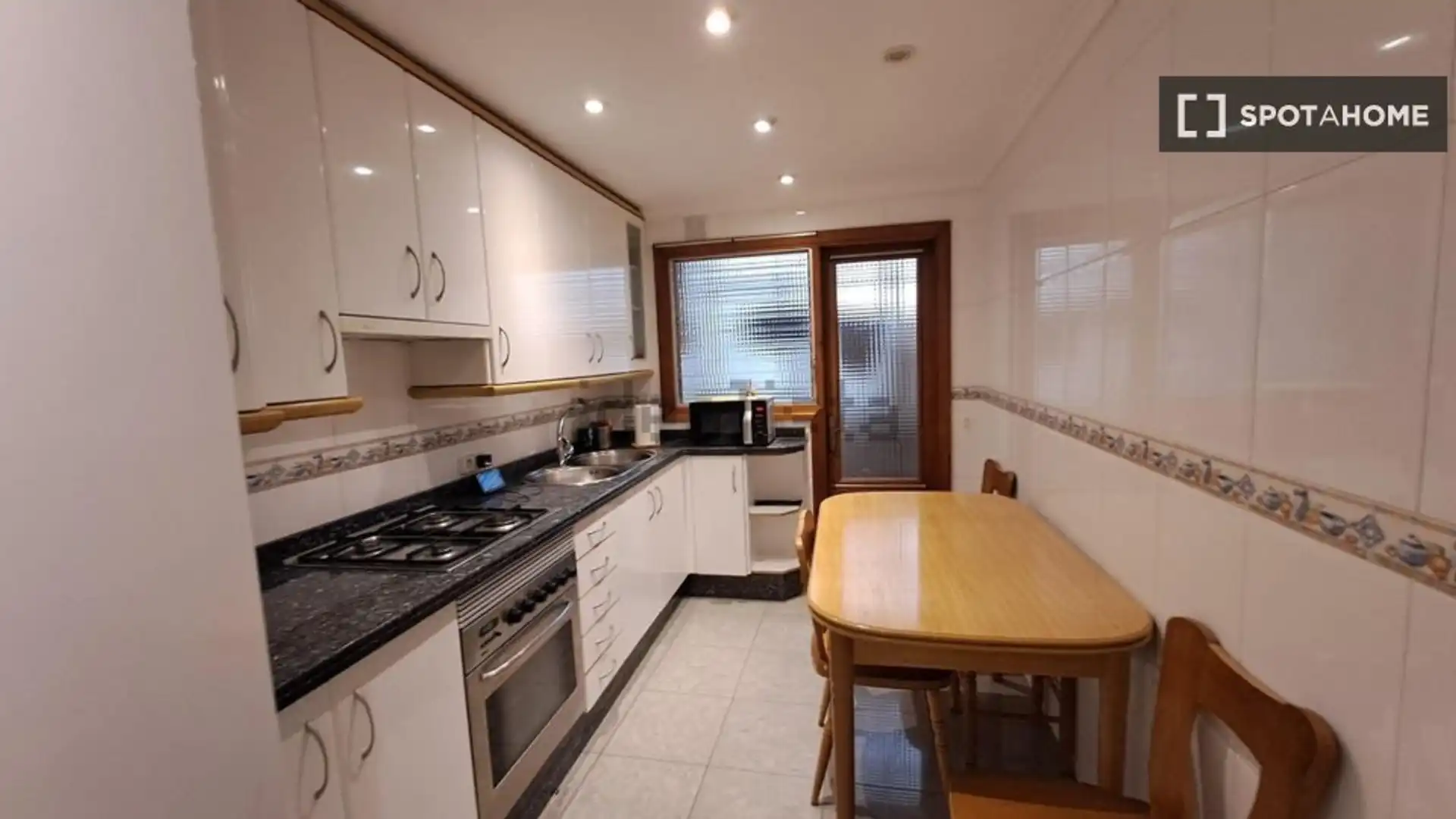 Kitchen of Flat for share in  Palma de Mallorca  with Air Conditioner, Terrace and Furnished