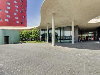 Vista exterior de Oficina de lloguer en L'Hospitalet de Llobregat amb Aire condicionat i Calefacció