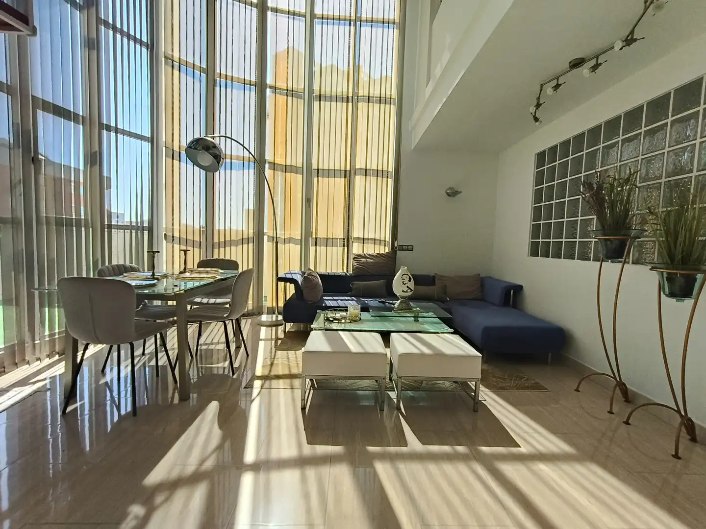 Sala de estar de Ático en venta en Gandia con Aire acondicionado, Terraza y Amueblado
