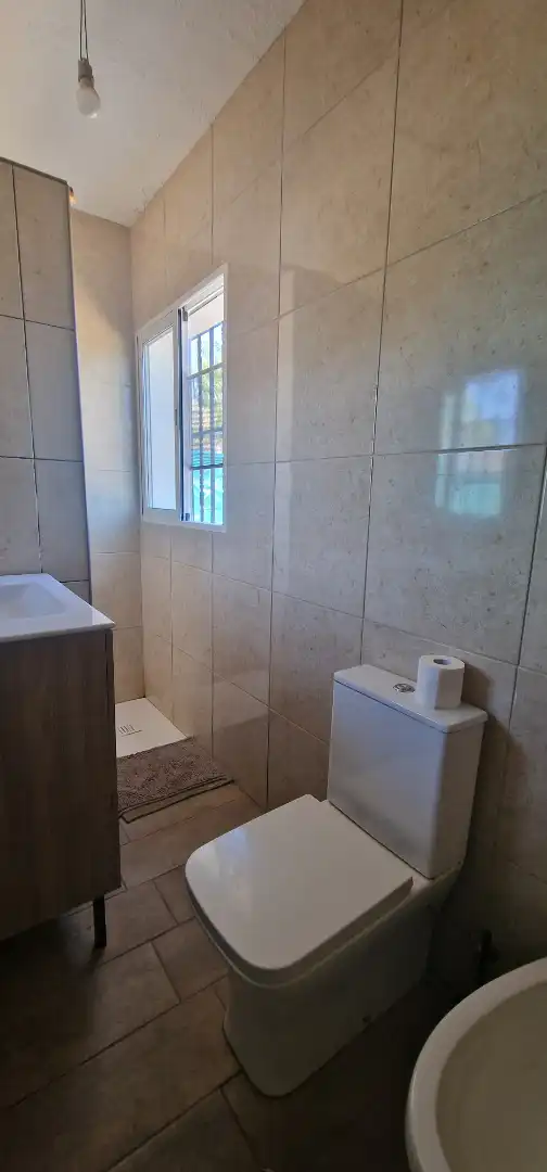 Badezimmer von Country house zum Verkauf in Coín mit Privatgarten, Terrasse und Schwimmbad