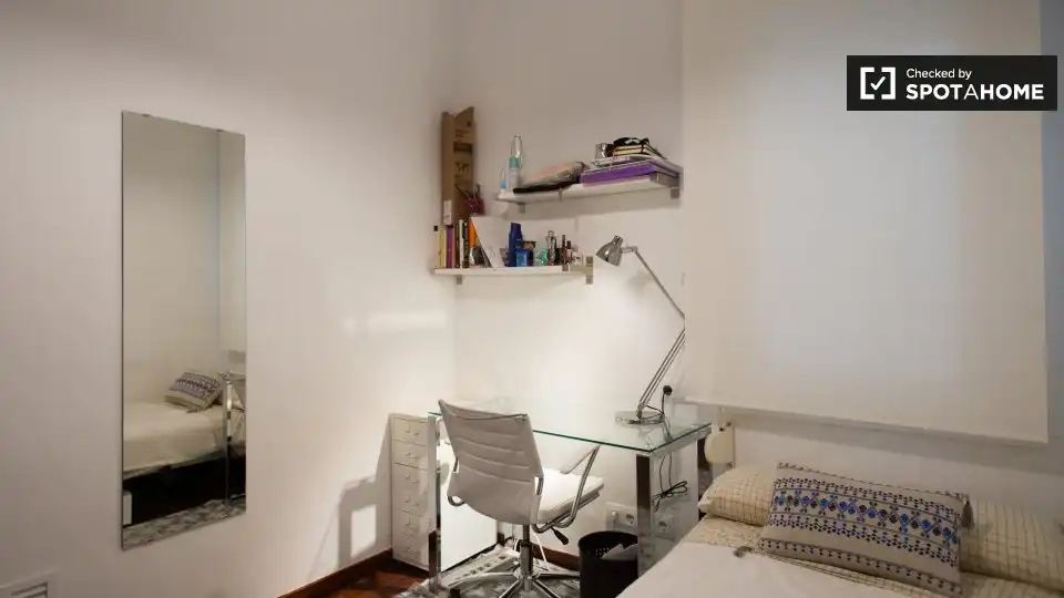 Zimmer in Sant Gervasi- Galvany