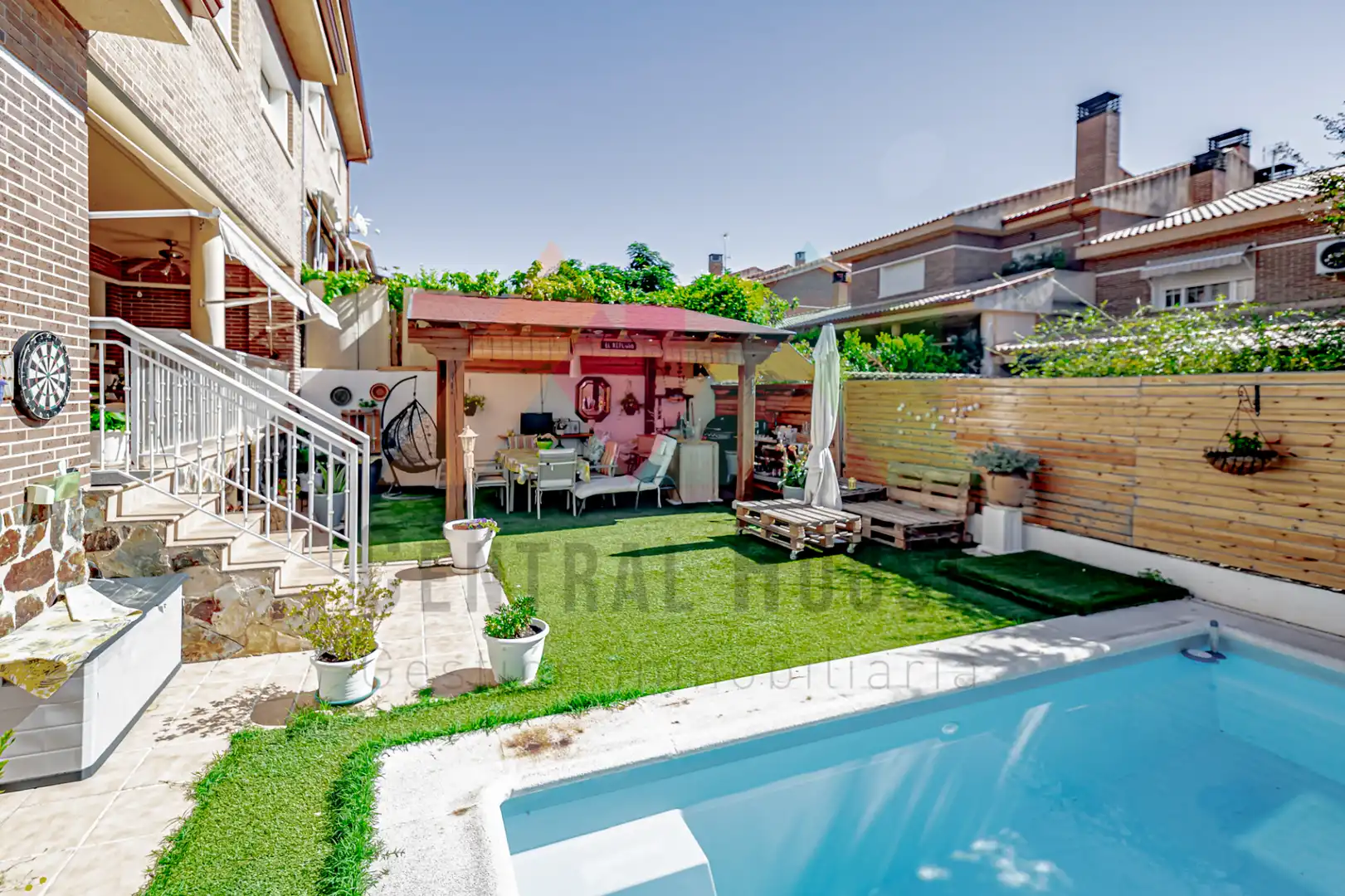 Jardín de Casa adosada en venta en Guadalajara con Aire acondicionado, Calefacción y Jardín privado