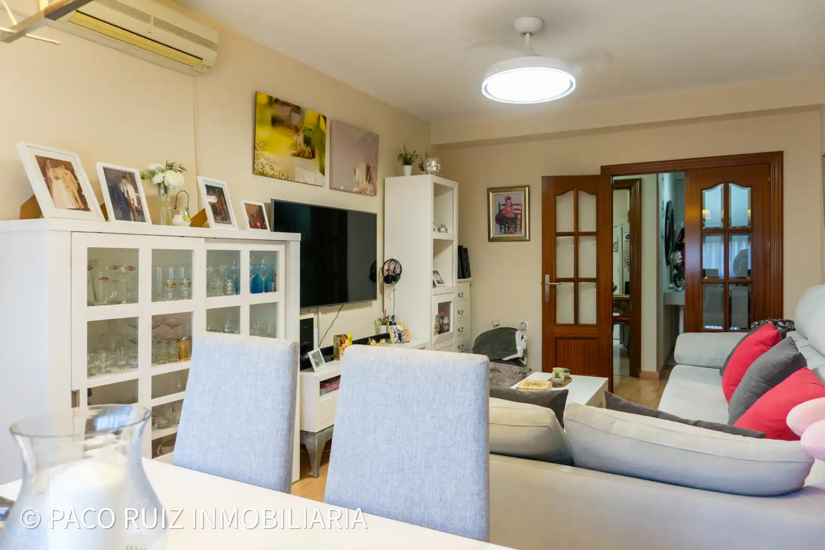 Sala d'estar de Pis en venda en Almería amb Balcó