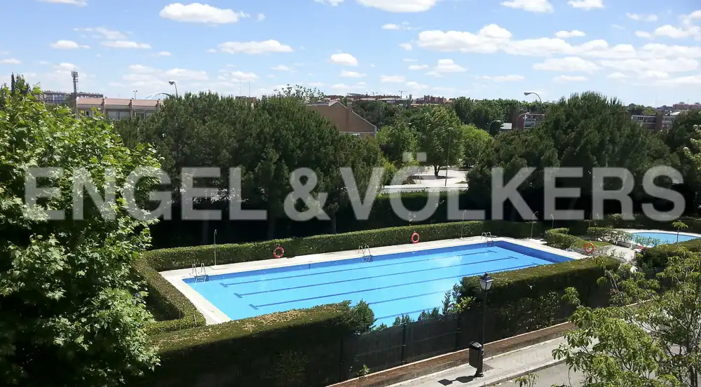 Swimming pool of Detached homes for sale in Madrid  with Air Conditioner, Heating and Private garden