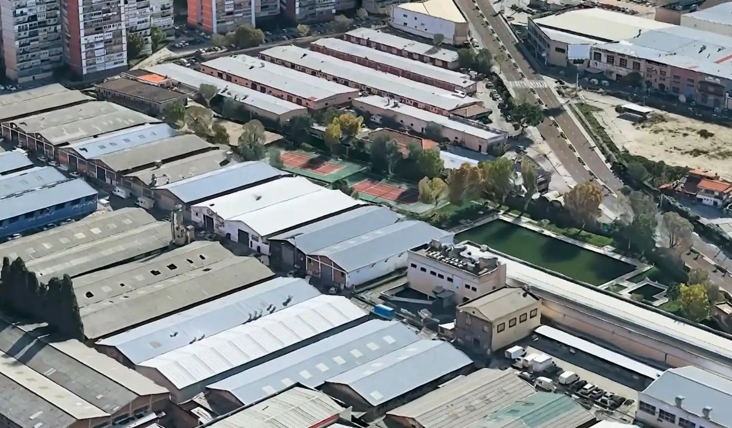 Außenansicht von Gebäude zum Verkauf in Fuenlabrada