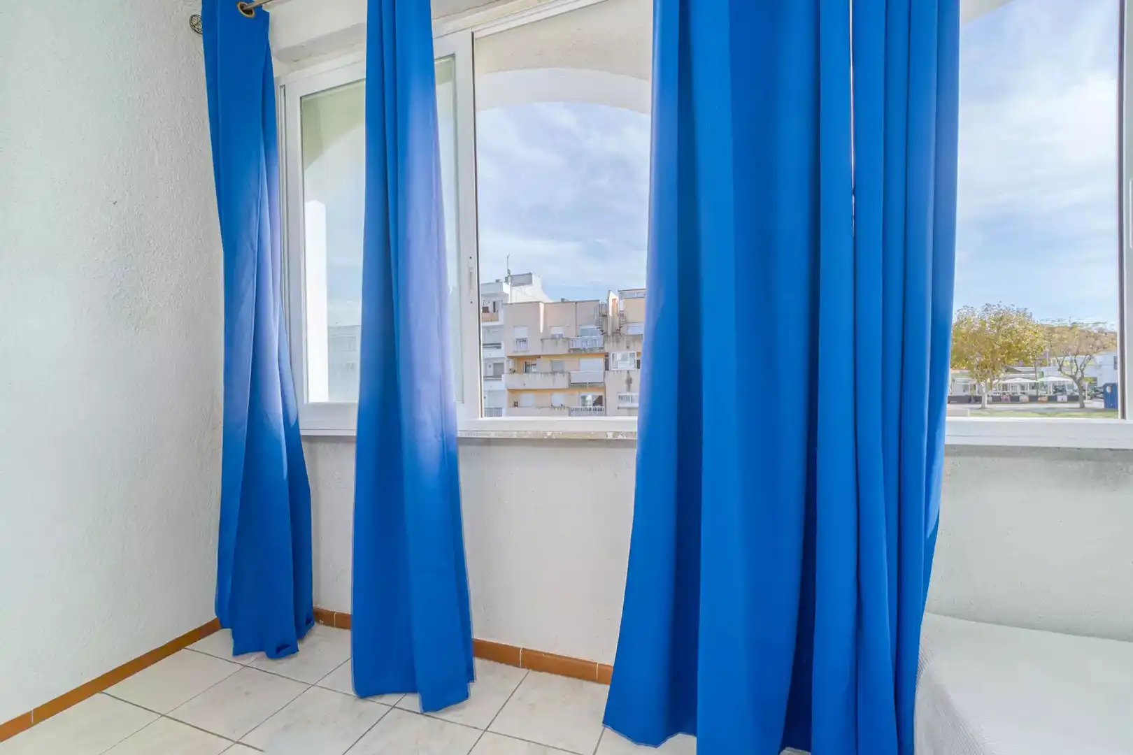 Dormitori de Casa adosada en venda en Empuriabrava amb Aire condicionat, Terrassa i Moblat