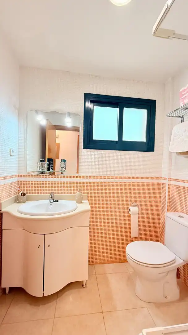 Baño de Piso en venta en Cunit con Aire acondicionado, Calefacción y Terraza
