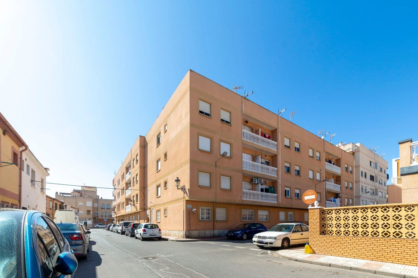 Exterior view of Flat for sale in Roquetas de Mar  with Balcony