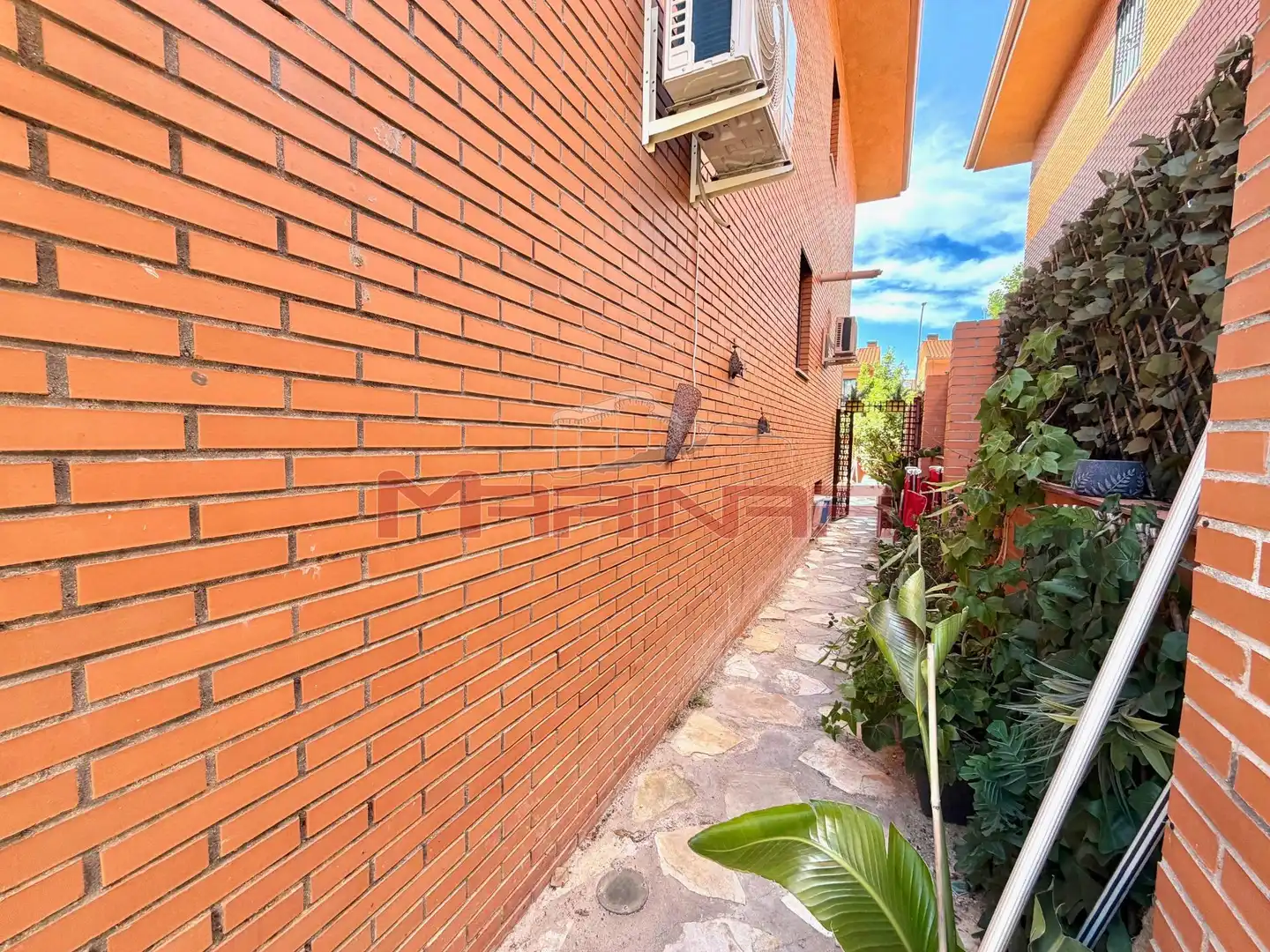 Exterior view of Detached homes for sale in Seseña  with Heating, Private garden and Storage room
