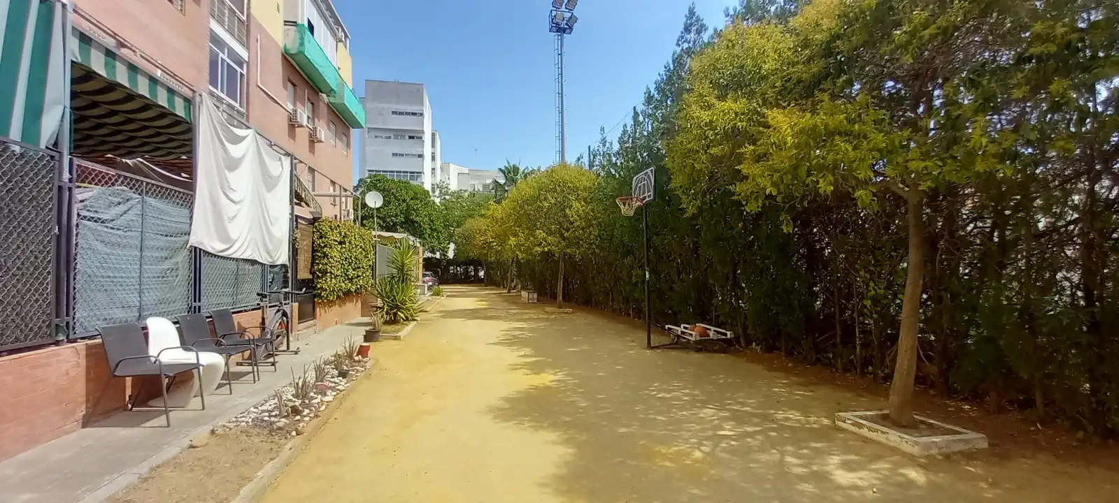 Außenansicht von Maisonette zum Verkauf in Sevilla mit Klimaanlage