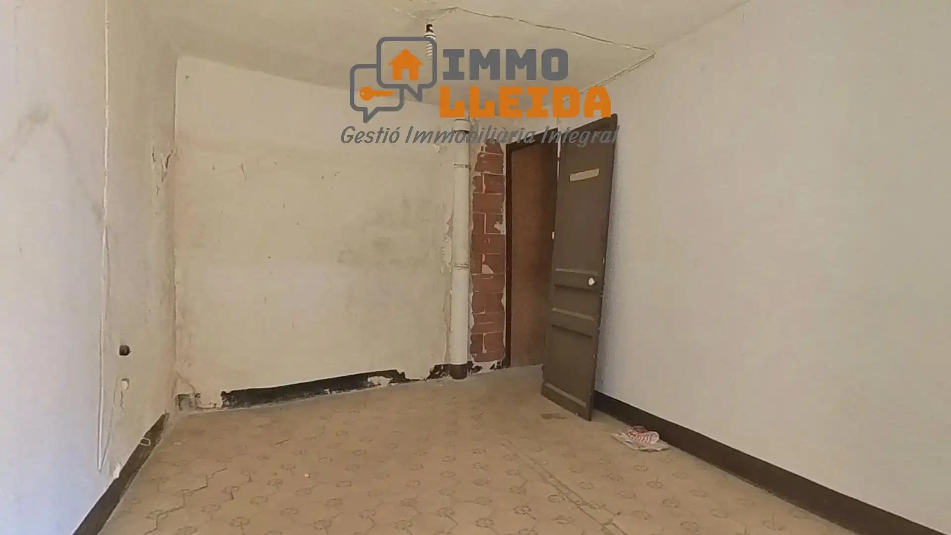Casa adosada en venda en Les Avellanes i Santa Linya amb Terrassa, Traster i Balcó