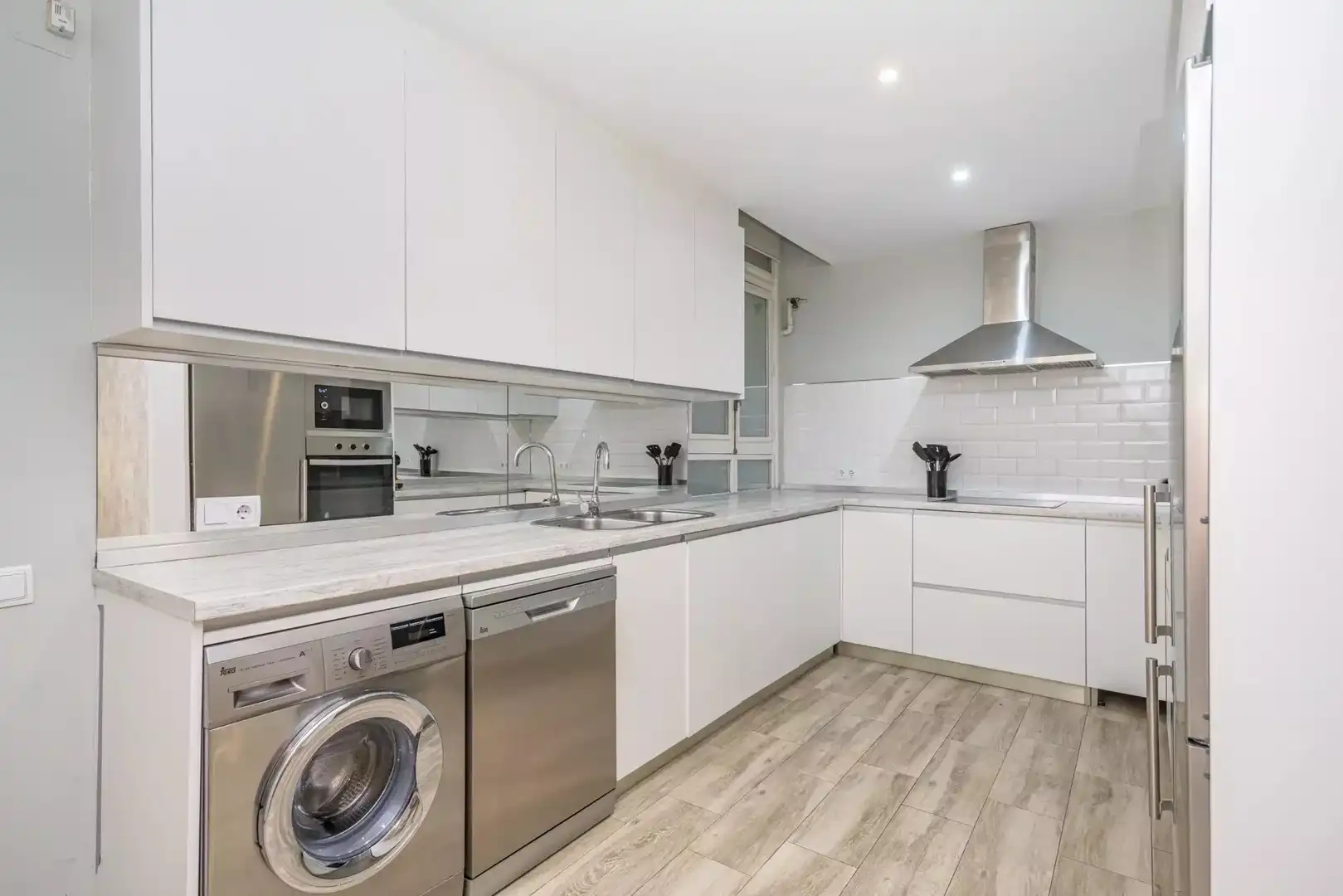 Kitchen of Flat for rent in Madrid  with Air Conditioner, Heating and Terrace