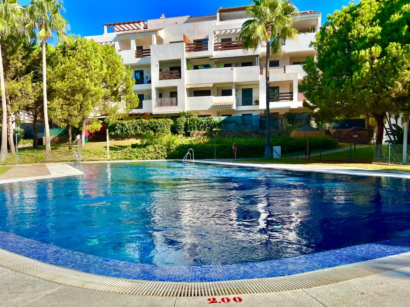 Pis amb piscina en venda a Calle Mar Cantabrico 9