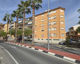 Vista exterior de Apartament en venda en Sax amb Piscina