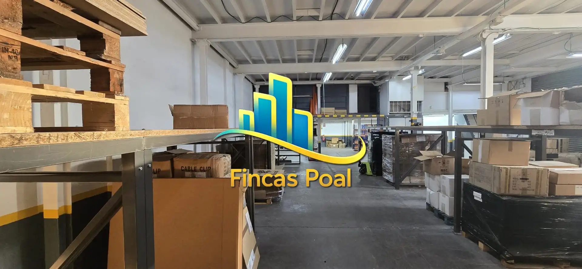 Piscina de Nave industrial en venta en Rubí