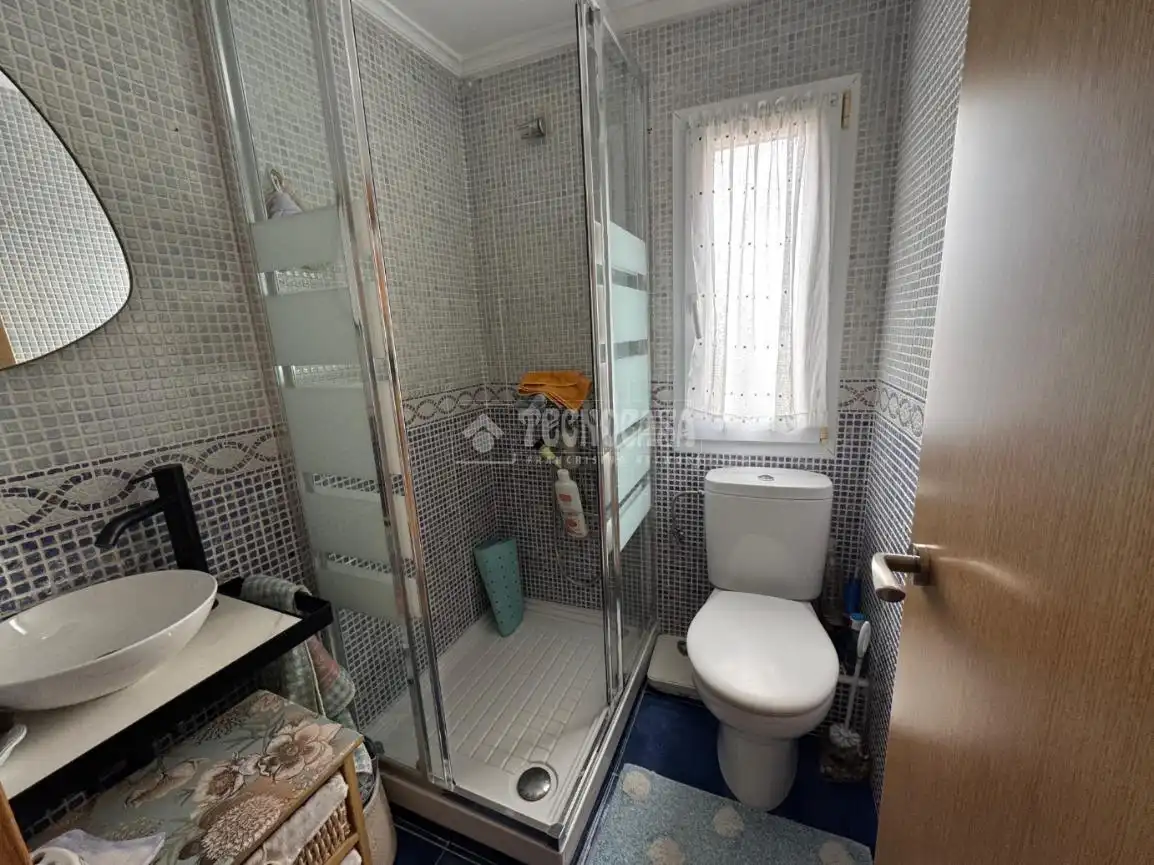 Baño de Piso en venta en Santander con Parquet y Balcón
