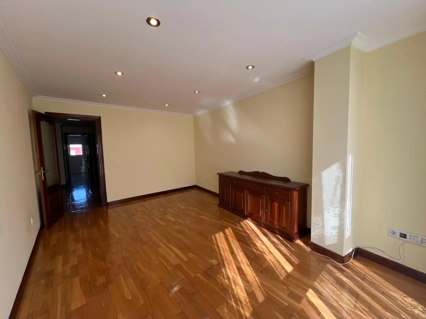 Living room of Flat for rent in Gijón   with Heating, Parquet flooring and Storage room
