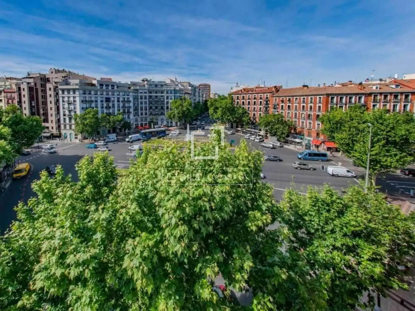Außenansicht von Dachboden zur Miete in Madrid mit Klimaanlage, Heizung und Möbliert