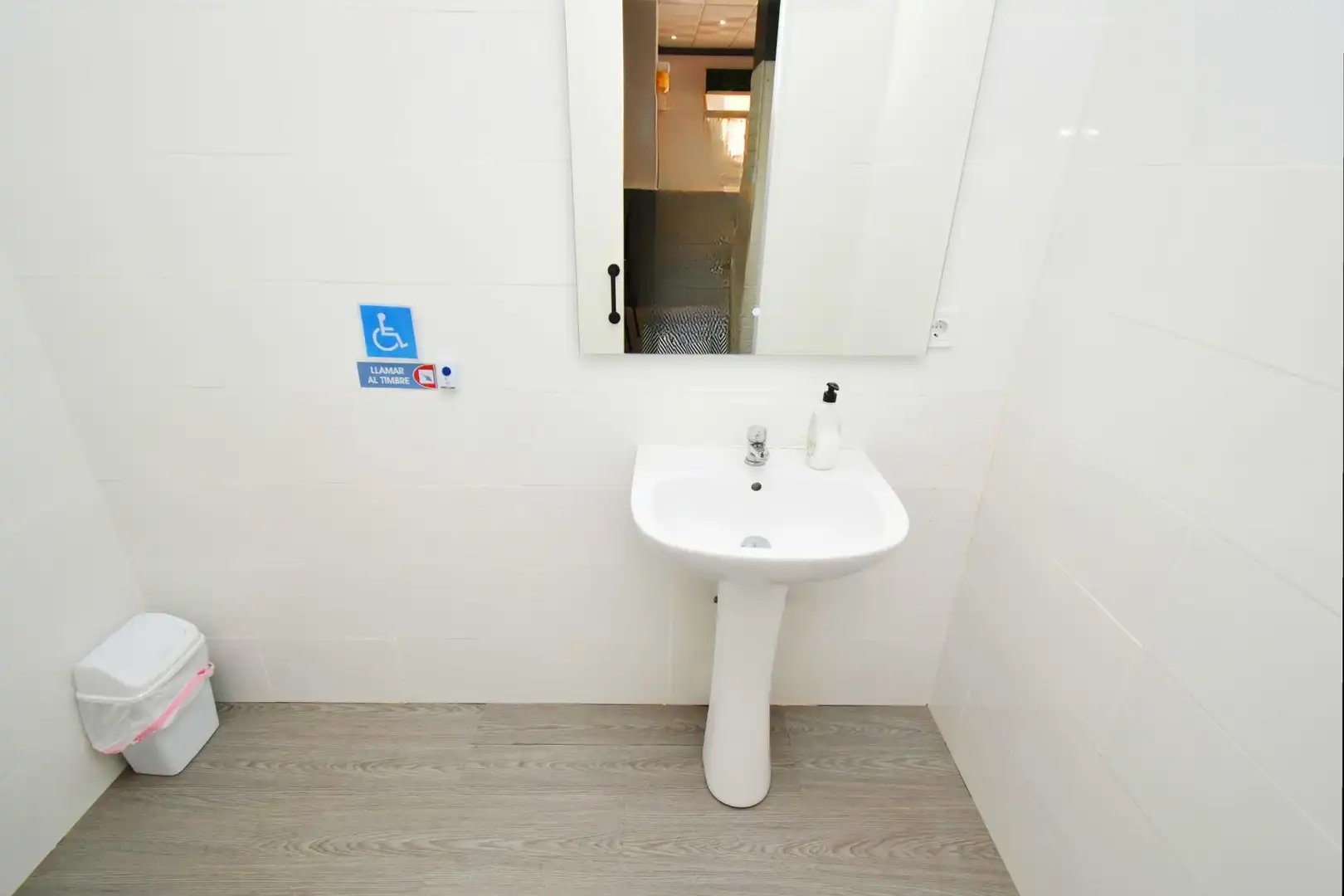 Baño de Local en venta en El Ejido con Aire acondicionado