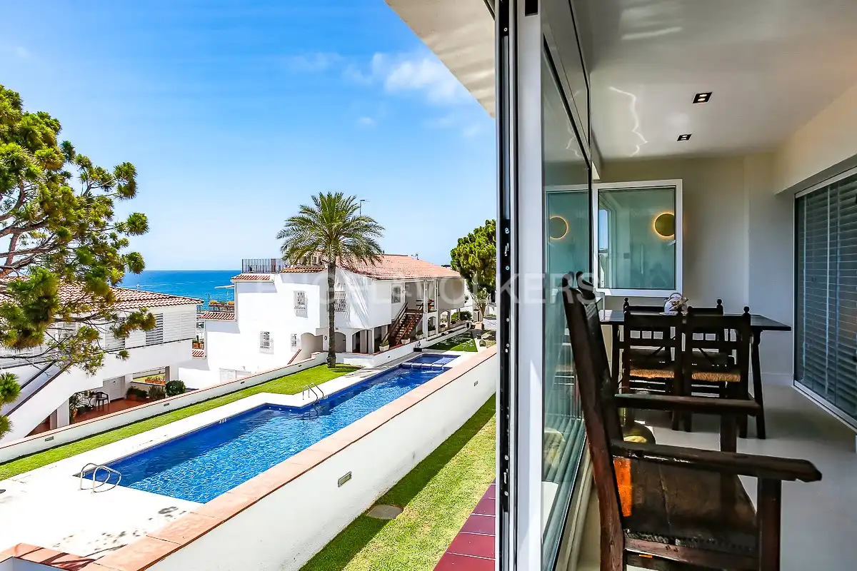 Außenansicht von Wohnung zur Miete in Sitges mit Klimaanlage, Heizung und Schwimmbad