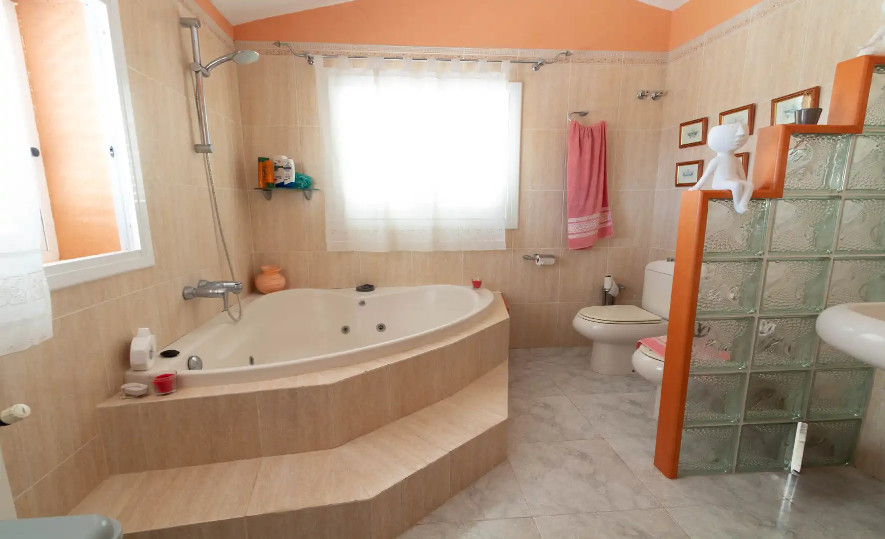 Bany de Casa o xalet en venda en El Vendrell amb Calefacció, Jardí privat i Terrassa