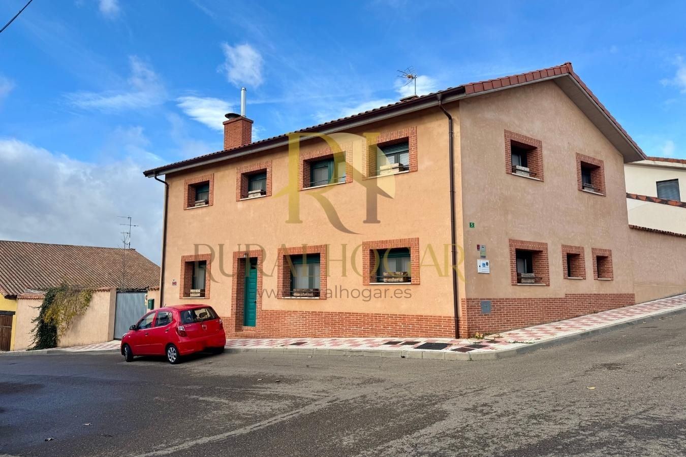 Exterior view of House or chalet for sale in Villaquilambre  with Heating, Private garden and Parquet flooring
