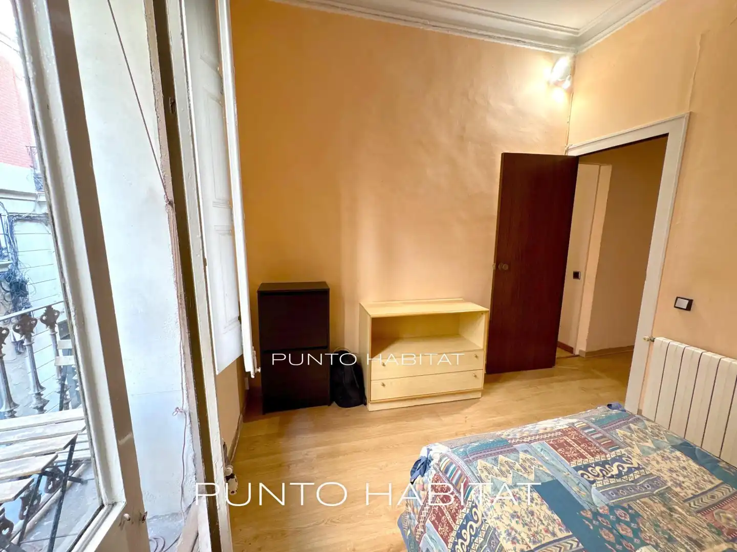Flat for sale in Barcelona  with Air Conditioner, Heating and Parquet flooring