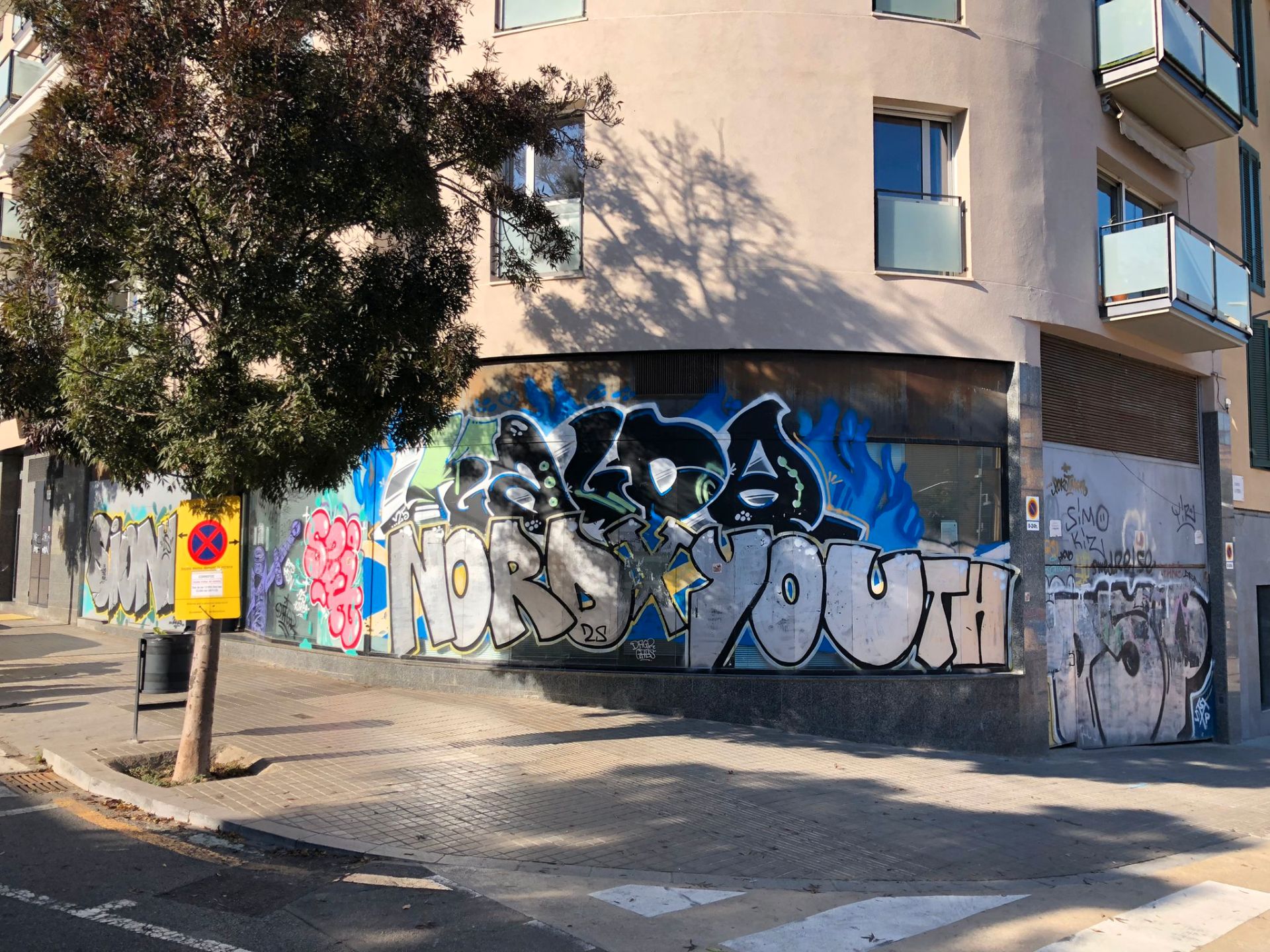 Exterior view of Premises for sale in  Barcelona Capital