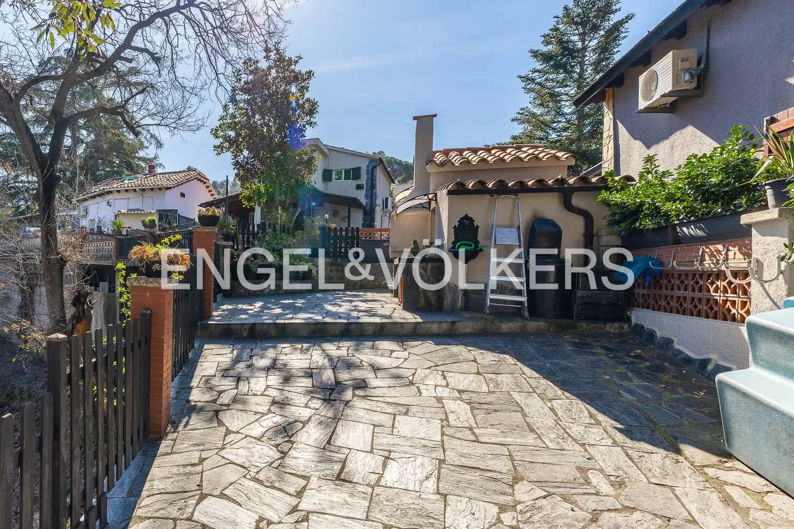 Exterior view of Houses for sale in Sant Cugat del Vallès  with Air Conditioner, Heating and Private garden