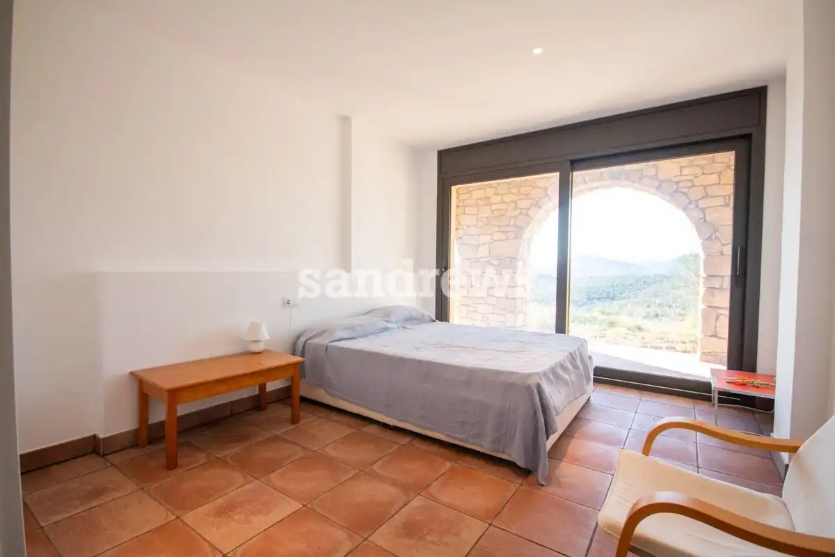 Schlafzimmer von Country house zum Verkauf in Darnius mit Klimaanlage, Heizung und Privatgarten