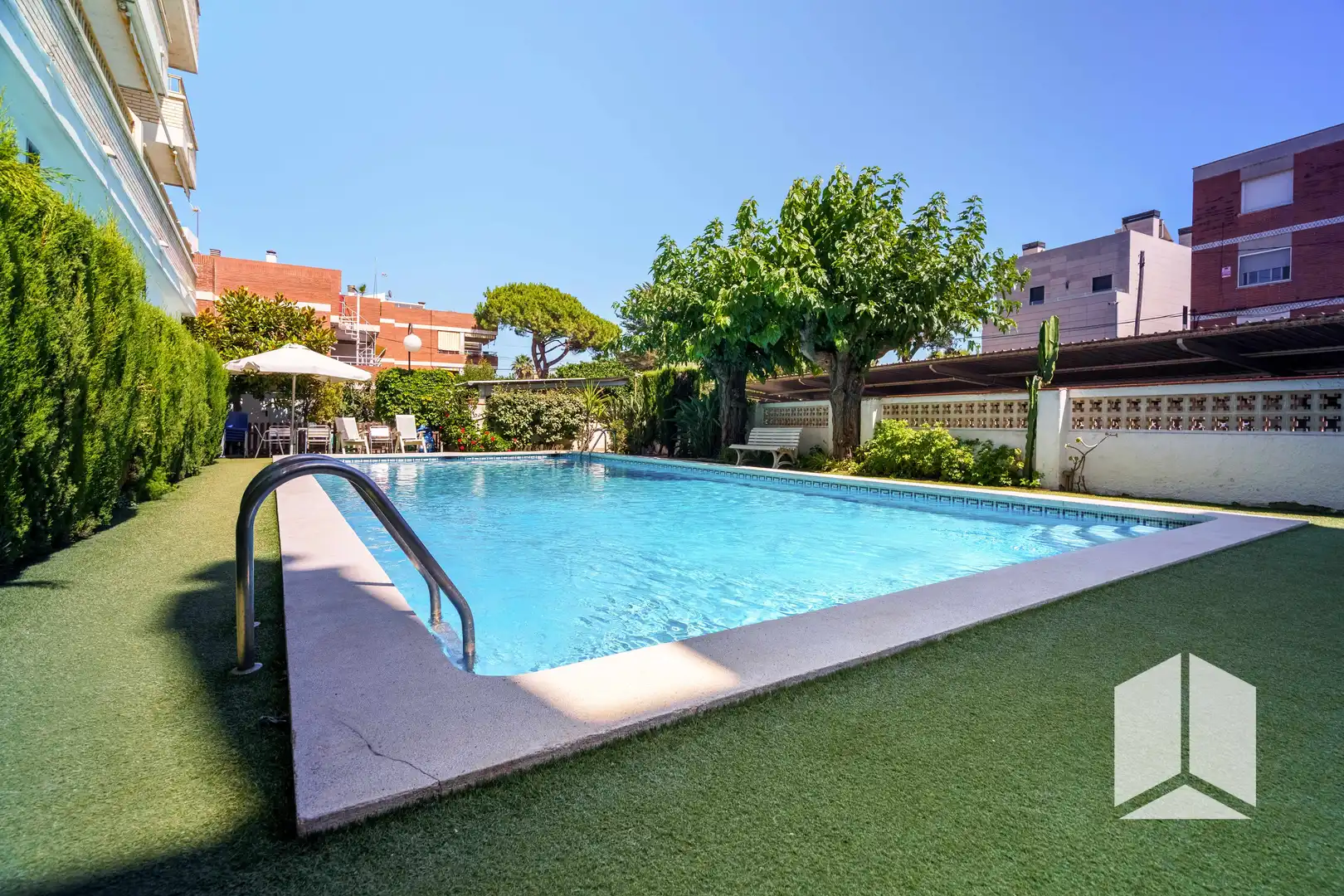 Piscina de Dúplex en venda en Castelldefels amb Terrassa, Traster i Piscina
