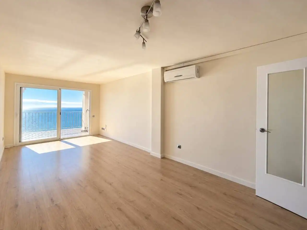 Sala d'estar de Àtic en venda en Centre