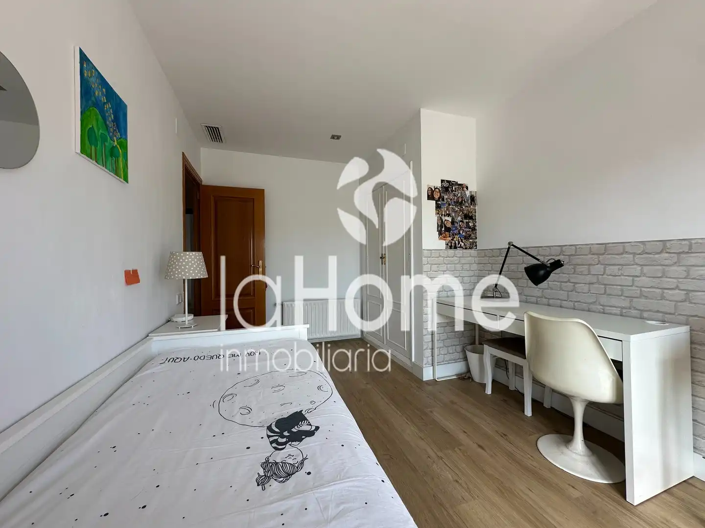 Habitación de Casa o chalet en venta en Paterna con Aire acondicionado, Calefacción y Jardín privado