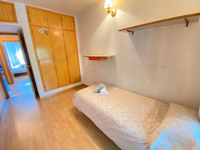 Bedroom of Flat to share in  Madrid Capital  with Heating, Furnished and Washing machine