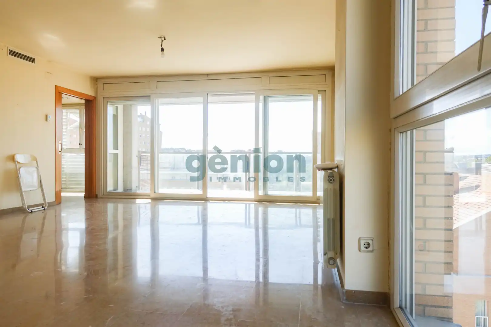 Appartamento con ascensore in vendita a Carrer Emili Grahit, imagen 3