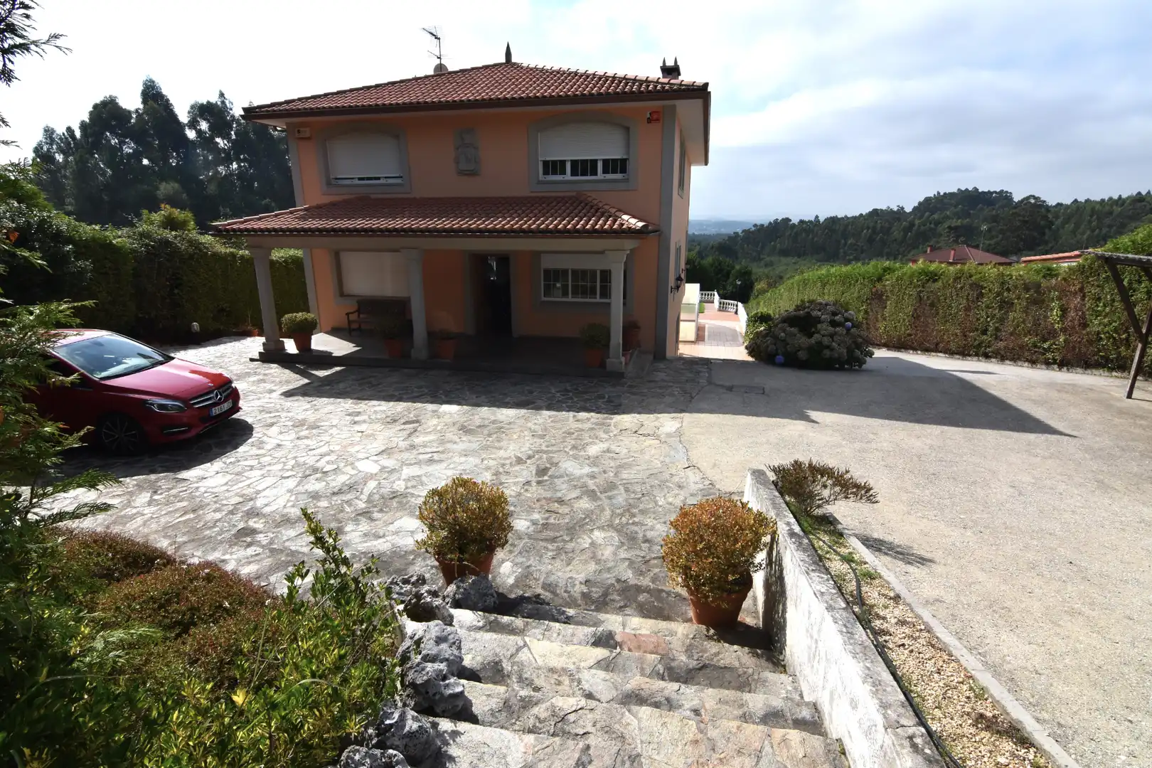 Vista exterior de Casa o chalet en venta en Bergondo con Calefacción, Jardín privado y Parquet