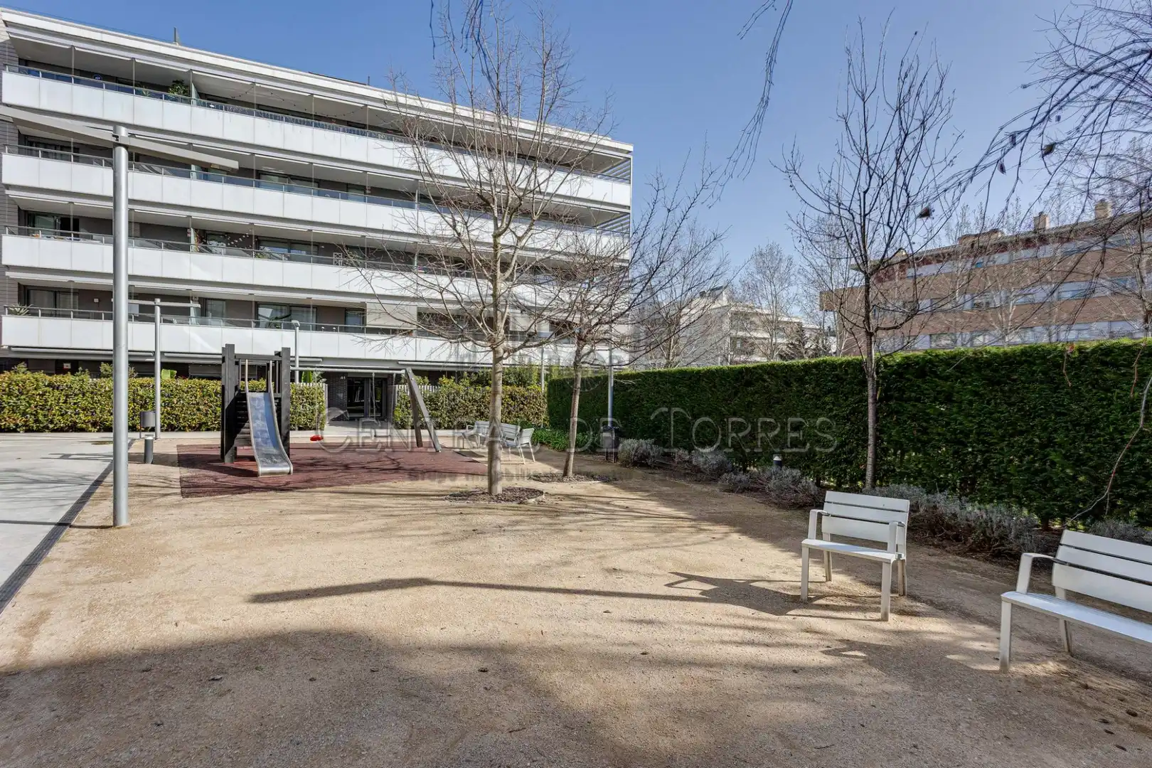 Vista exterior de Planta baixa en venda en Sant Cugat del Vallès amb Aire condicionat, Calefacció i Jardí privat