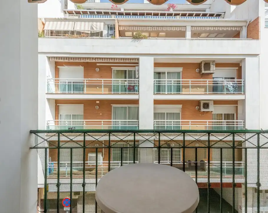 Piso con ascensor en venta en Estepona Pueblo, imagen 2