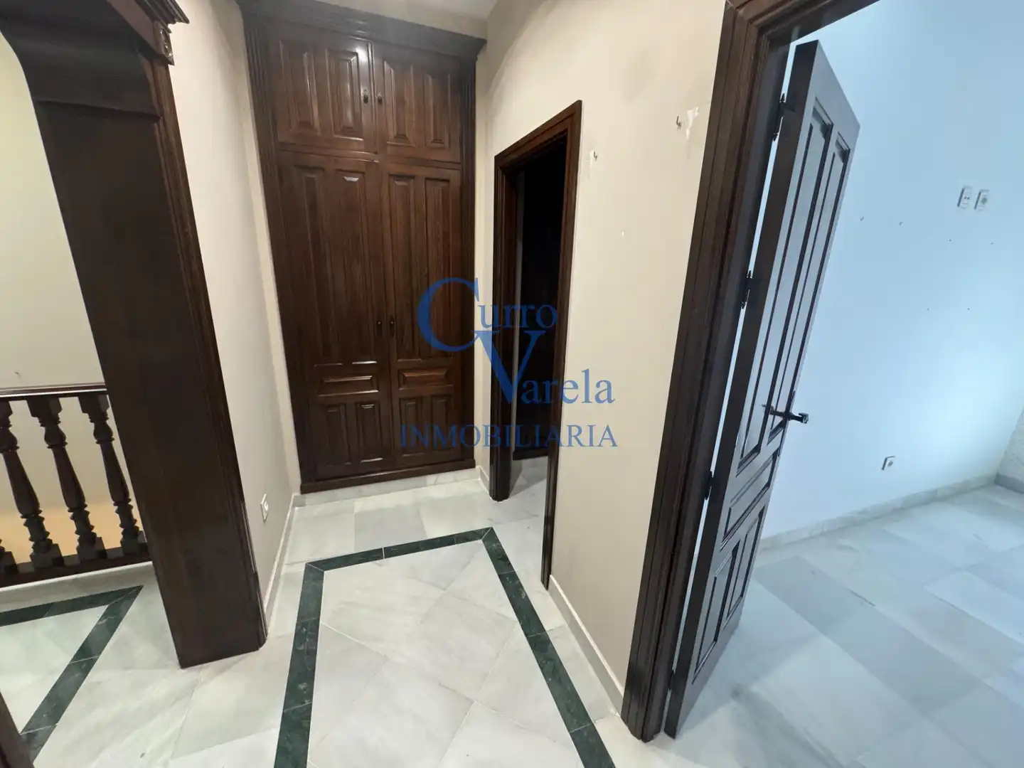 Houses for sale in Dos Hermanas  with Air Conditioner, Heating and Storage room