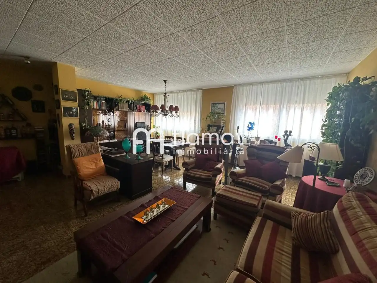 Sala de estar de Edificio en venta en Santa Coloma de Gramenet