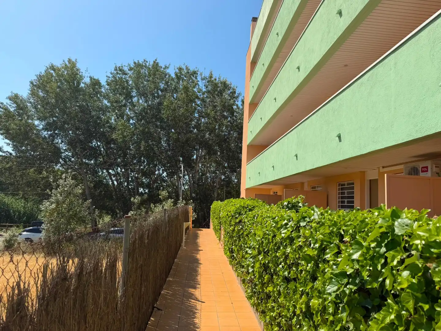 Vista exterior de Pis en venda en La Pobla de Montornès   amb Calefacció, Terrassa i Piscina comunitària