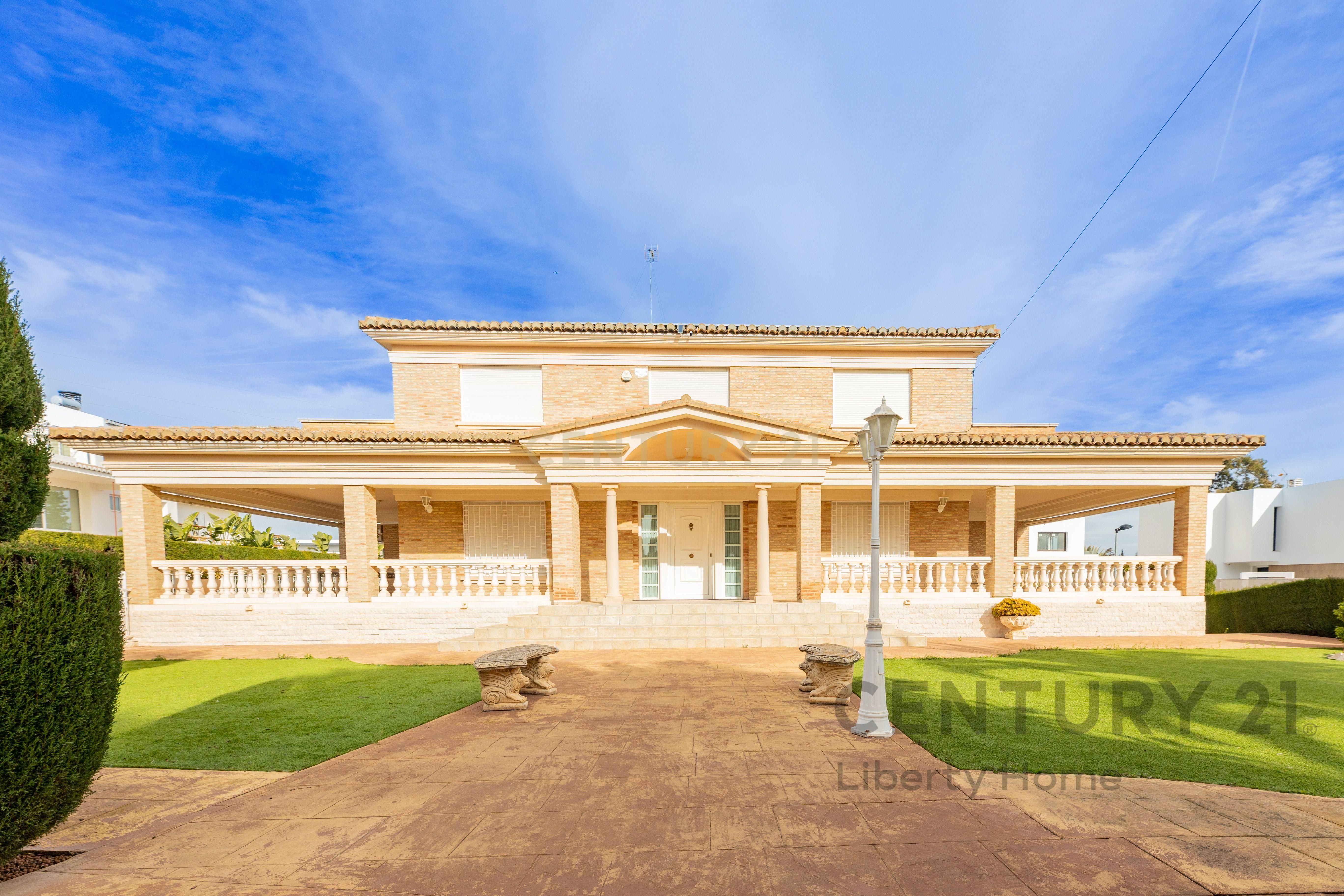 Exterior view of House or chalet for sale in Torrent  with Air Conditioner, Private garden and Storage room